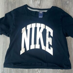 nike short t-shirt